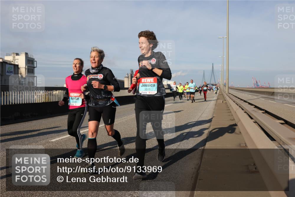 03.10.2025 - Köhlbrandbrückenlauf Lena Gebhardt http://msf.ph/oto/9133969 03.10.2025 09:52:04 Position 2 2, 1355, 3010 meine-sportfotos.de