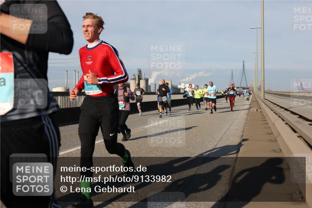 03.10.2025 - Köhlbrandbrückenlauf Lena Gebhardt http://msf.ph/oto/9133982 03.10.2025 09:52:04 Position 2 2560 meine-sportfotos.de