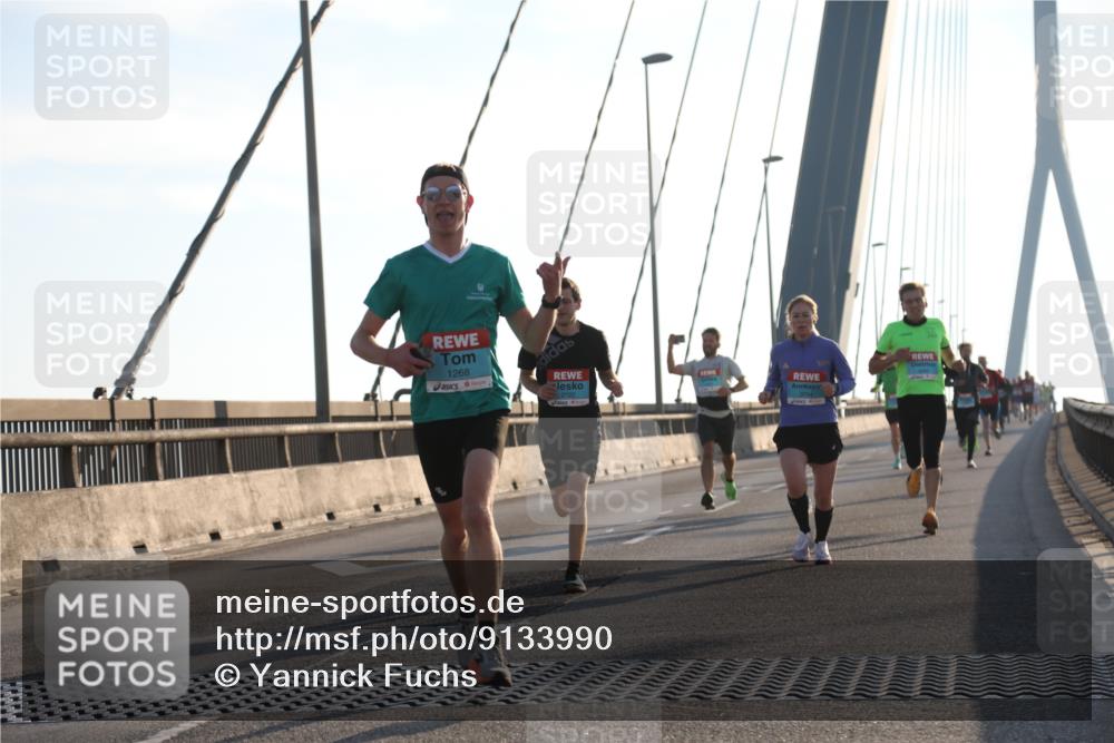 03.10.2025 - Köhlbrandbrückenlauf Yannick Fuchs http://msf.ph/oto/9133990 03.10.2025 08:21:06 Position 1 1268 meine-sportfotos.de