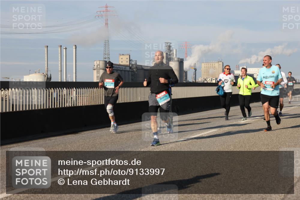 03.10.2025 - Köhlbrandbrückenlauf Lena Gebhardt http://msf.ph/oto/9133997 03.10.2025 09:52:06 Position 2 1243 meine-sportfotos.de