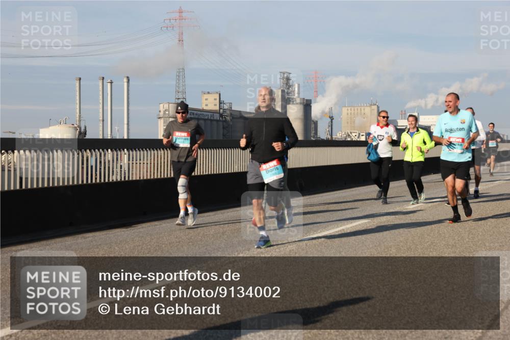 03.10.2025 - Köhlbrandbrückenlauf Lena Gebhardt http://msf.ph/oto/9134002 03.10.2025 09:52:06 Position 2 12437 meine-sportfotos.de