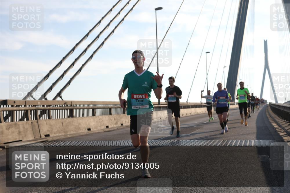 03.10.2025 - Köhlbrandbrückenlauf Yannick Fuchs http://msf.ph/oto/9134005 03.10.2025 08:21:07 Position 1 1268 meine-sportfotos.de