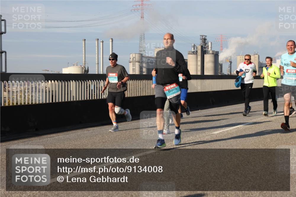 03.10.2025 - Köhlbrandbrückenlauf Lena Gebhardt http://msf.ph/oto/9134008 03.10.2025 09:52:06 Position 2 1243 meine-sportfotos.de