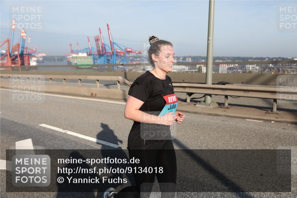 03.10.2025 - Köhlbrandbrückenlauf Yannick Fuchs http://msf.ph/oto/9134018 03.10.2025 09:07:12 Position 2  meine-sportfotos.de