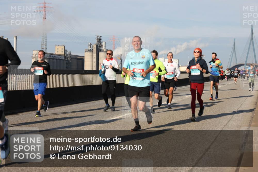 03.10.2025 - Köhlbrandbrückenlauf Lena Gebhardt http://msf.ph/oto/9134030 03.10.2025 09:52:07 Position 2  meine-sportfotos.de