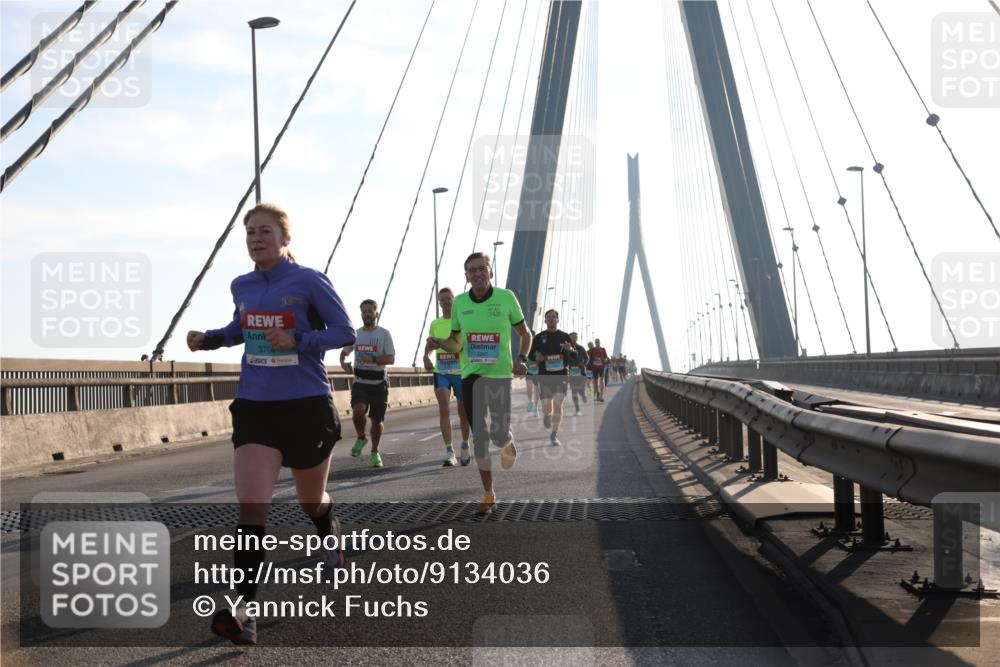 03.10.2025 - Köhlbrandbrückenlauf Yannick Fuchs http://msf.ph/oto/9134036 03.10.2025 08:21:09 Position 1 5, 3704 meine-sportfotos.de