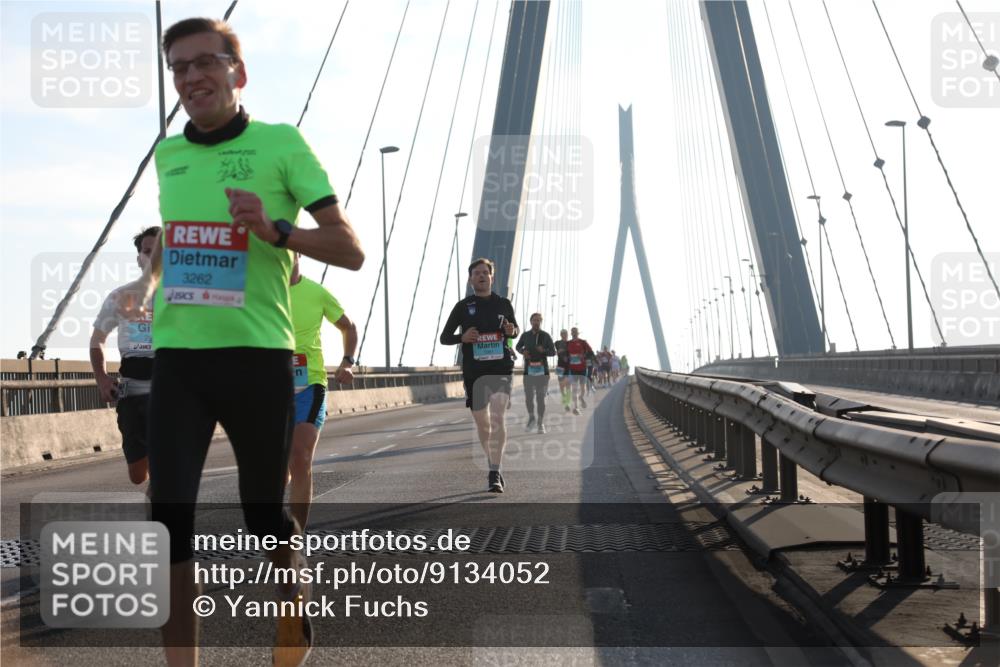 03.10.2025 - Köhlbrandbrückenlauf Yannick Fuchs http://msf.ph/oto/9134052 03.10.2025 08:21:10 Position 1 3262 meine-sportfotos.de