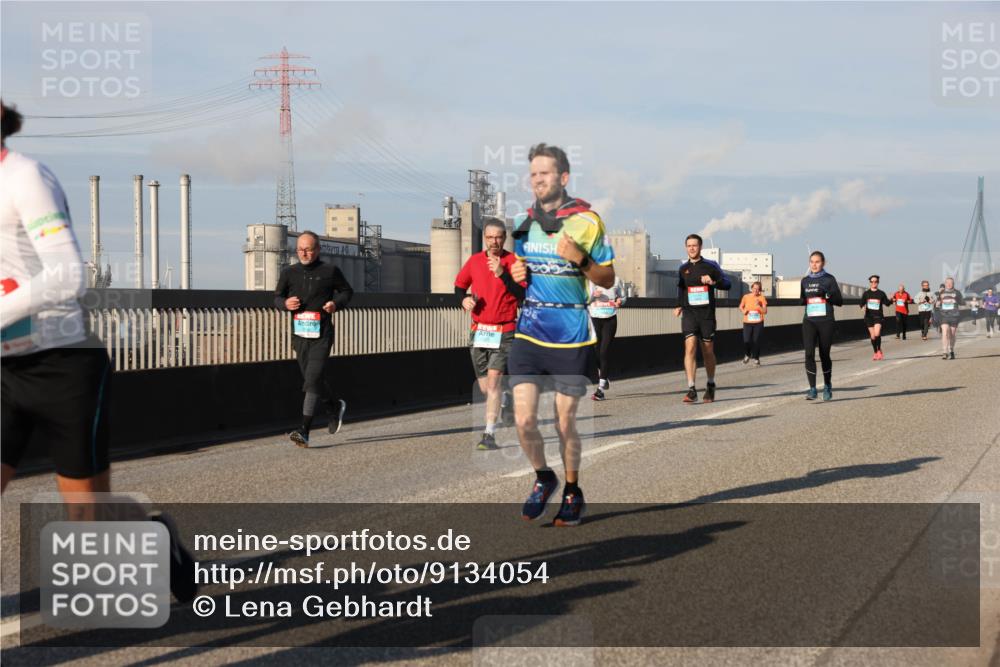 03.10.2025 - Köhlbrandbrückenlauf Lena Gebhardt http://msf.ph/oto/9134054 03.10.2025 09:52:11 Position 2  meine-sportfotos.de