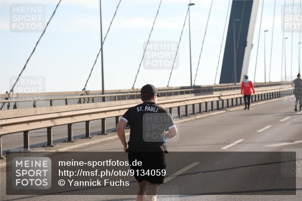 03.10.2025 - Köhlbrandbrückenlauf Yannick Fuchs http://msf.ph/oto/9134059 03.10.2025 09:07:33 Position 2  meine-sportfotos.de