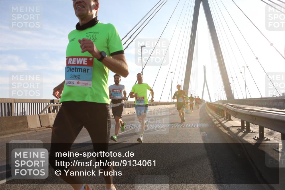 03.10.2025 - Köhlbrandbrückenlauf Yannick Fuchs http://msf.ph/oto/9134061 03.10.2025 08:21:11 Position 1 3262 meine-sportfotos.de