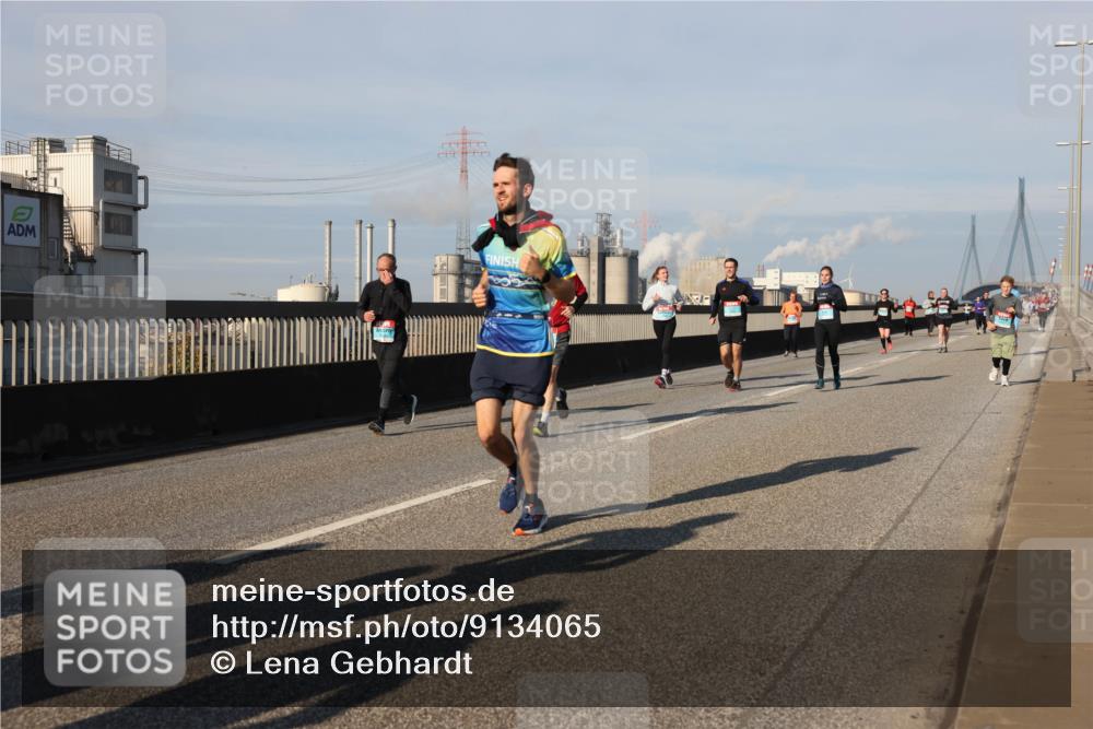 03.10.2025 - Köhlbrandbrückenlauf Lena Gebhardt http://msf.ph/oto/9134065 03.10.2025 09:52:11 Position 2  meine-sportfotos.de