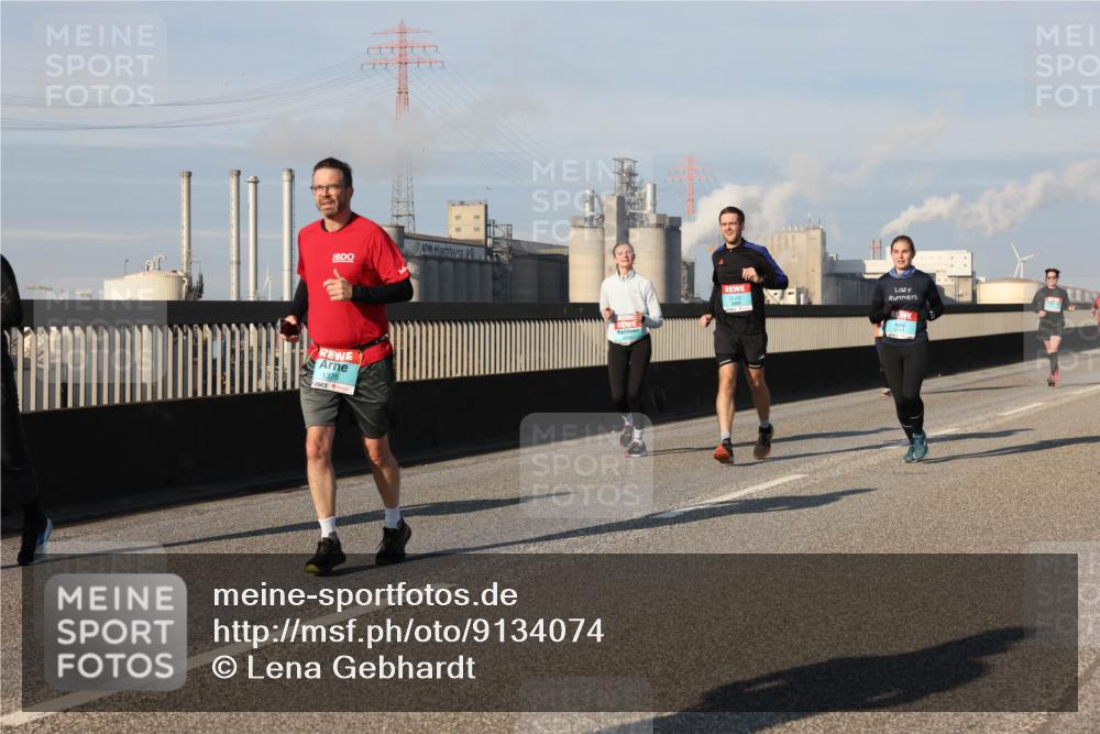 03.10.2025 - Köhlbrandbrückenlauf Lena Gebhardt http://msf.ph/oto/9134074 03.10.2025 09:52:12 Position 2 1375 meine-sportfotos.de