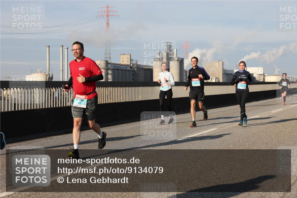 03.10.2025 - Köhlbrandbrückenlauf Lena Gebhardt http://msf.ph/oto/9134079 03.10.2025 09:52:12 Position 2 1375 meine-sportfotos.de