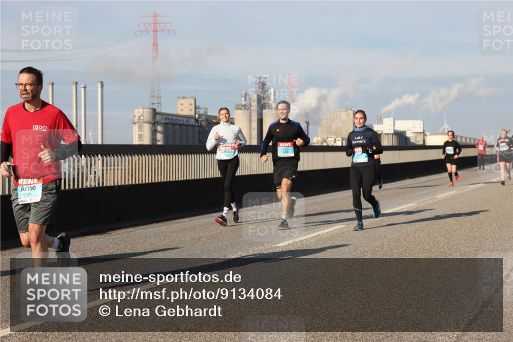 03.10.2025 - Köhlbrandbrückenlauf Lena Gebhardt http://msf.ph/oto/9134084 03.10.2025 09:52:13 Position 2 1375 meine-sportfotos.de