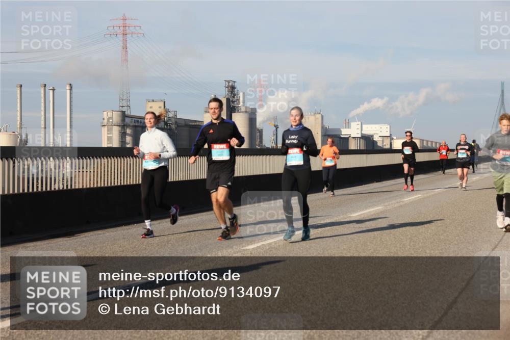03.10.2025 - Köhlbrandbrückenlauf Lena Gebhardt http://msf.ph/oto/9134097 03.10.2025 09:52:13 Position 2  meine-sportfotos.de