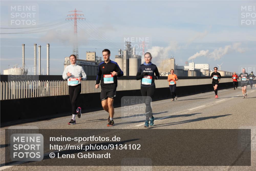 03.10.2025 - Köhlbrandbrückenlauf Lena Gebhardt http://msf.ph/oto/9134102 03.10.2025 09:52:14 Position 2  meine-sportfotos.de