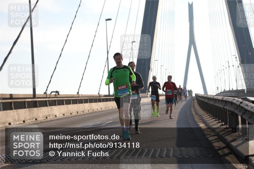 03.10.2025 - Köhlbrandbrückenlauf Yannick Fuchs http://msf.ph/oto/9134118 03.10.2025 08:21:13 Position 1 2705 meine-sportfotos.de