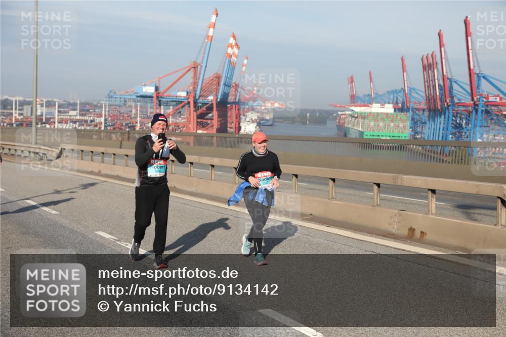 03.10.2025 - Köhlbrandbrückenlauf Yannick Fuchs http://msf.ph/oto/9134142 03.10.2025 09:08:23 Position 2 1928 meine-sportfotos.de