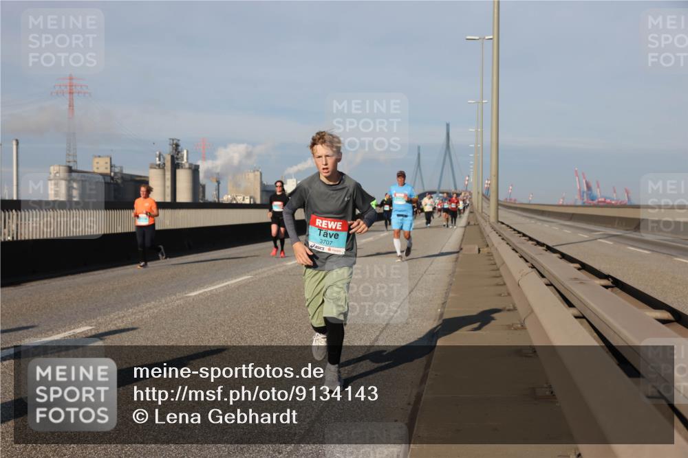 03.10.2025 - Köhlbrandbrückenlauf Lena Gebhardt http://msf.ph/oto/9134143 03.10.2025 09:52:16 Position 2 3707 meine-sportfotos.de