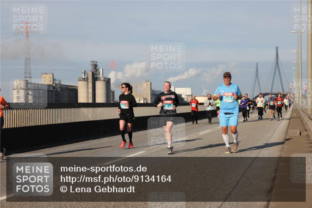03.10.2025 - Köhlbrandbrückenlauf Lena Gebhardt http://msf.ph/oto/9134164 03.10.2025 09:52:18 Position 2 1286 meine-sportfotos.de