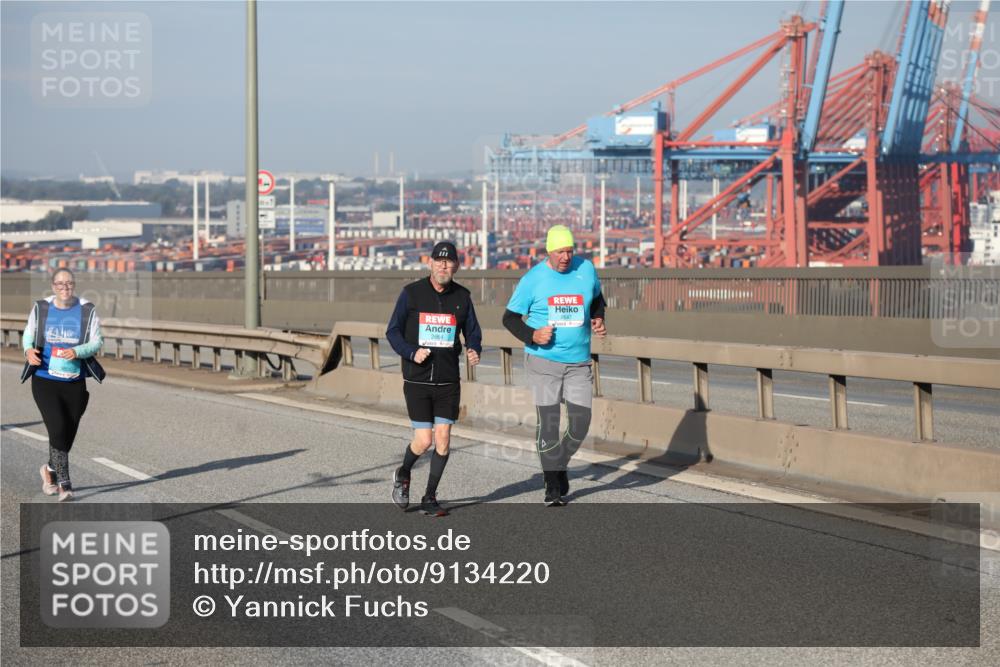 03.10.2025 - Köhlbrandbrückenlauf Yannick Fuchs http://msf.ph/oto/9134220 03.10.2025 09:08:43 Position 2 2647, 2664 meine-sportfotos.de