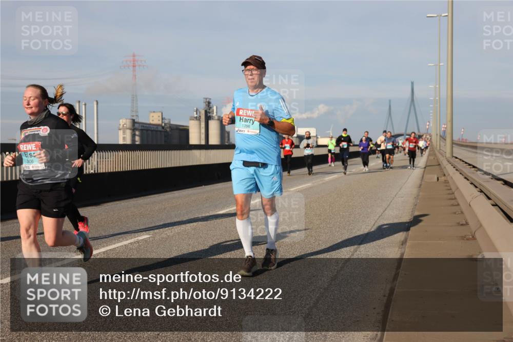 03.10.2025 - Köhlbrandbrückenlauf Lena Gebhardt http://msf.ph/oto/9134222 03.10.2025 09:52:20 Position 2 006, 1286 meine-sportfotos.de