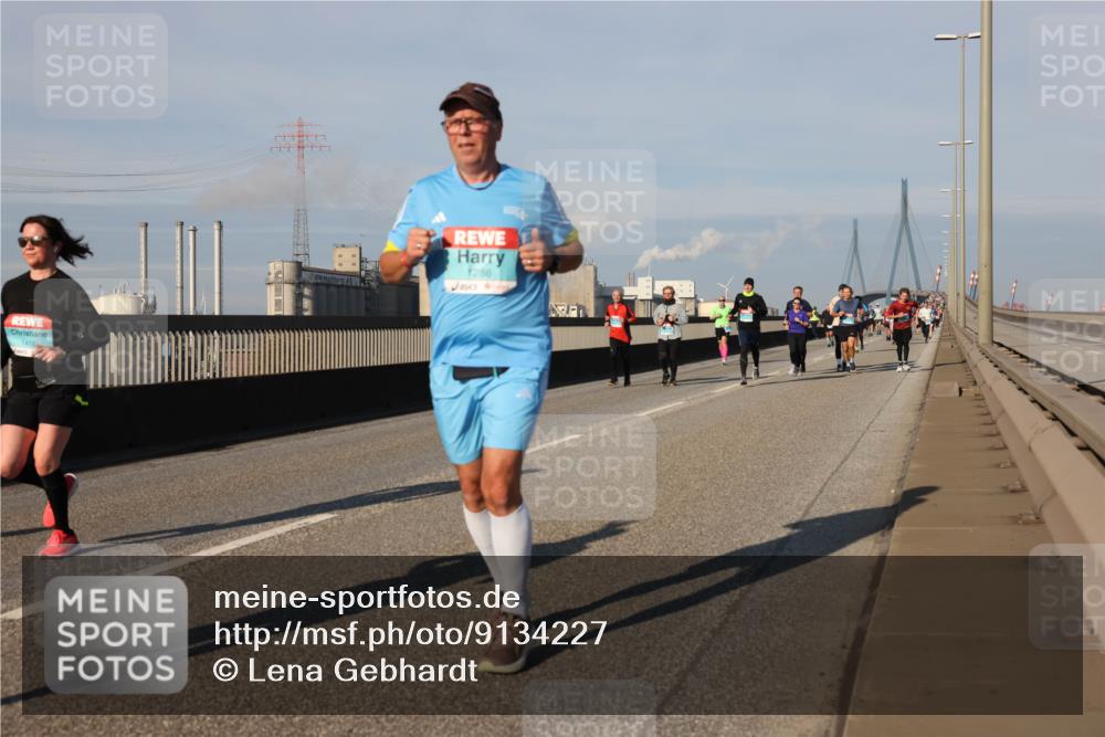 03.10.2025 - Köhlbrandbrückenlauf Lena Gebhardt http://msf.ph/oto/9134227 03.10.2025 09:52:21 Position 2 1286 meine-sportfotos.de