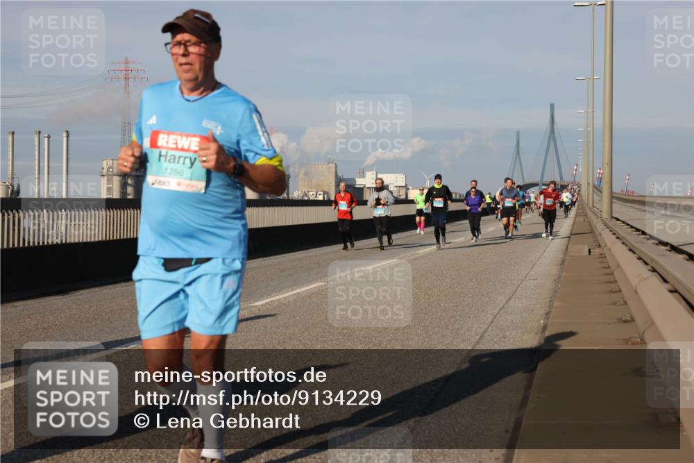 03.10.2025 - Köhlbrandbrückenlauf Lena Gebhardt http://msf.ph/oto/9134229 03.10.2025 09:52:21 Position 2 1286 meine-sportfotos.de