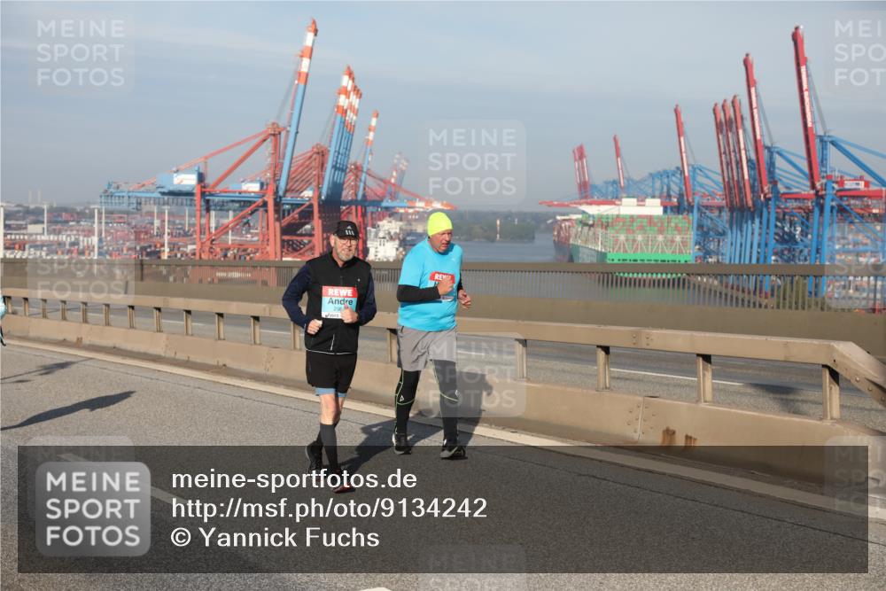 03.10.2025 - Köhlbrandbrückenlauf Yannick Fuchs http://msf.ph/oto/9134242 03.10.2025 09:08:47 Position 2 2664 meine-sportfotos.de