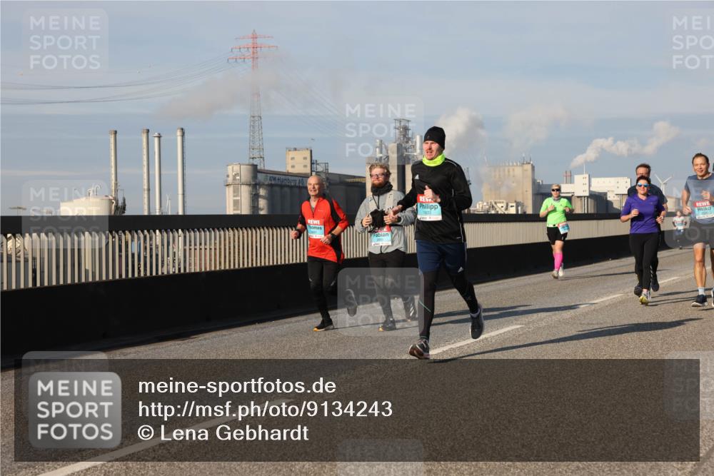 03.10.2025 - Köhlbrandbrückenlauf Lena Gebhardt http://msf.ph/oto/9134243 03.10.2025 09:52:25 Position 2 1833 meine-sportfotos.de