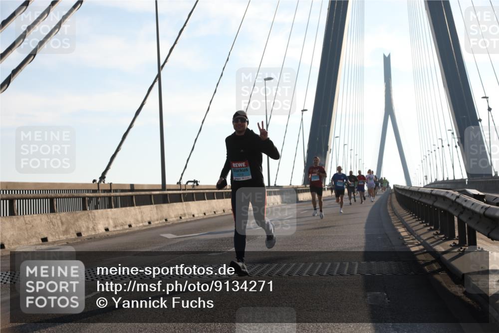 03.10.2025 - Köhlbrandbrückenlauf Yannick Fuchs http://msf.ph/oto/9134271 03.10.2025 08:21:21 Position 1 1019 meine-sportfotos.de