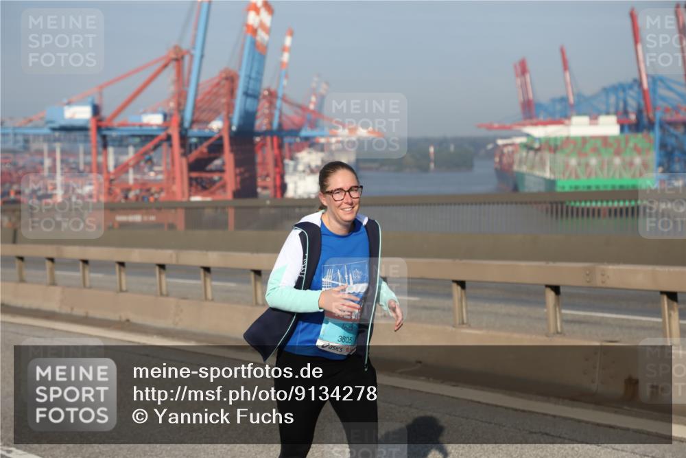 03.10.2025 - Köhlbrandbrückenlauf Yannick Fuchs http://msf.ph/oto/9134278 03.10.2025 09:08:52 Position 2 3805 meine-sportfotos.de