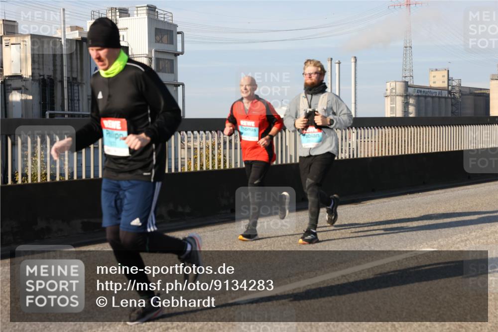 03.10.2025 - Köhlbrandbrückenlauf Lena Gebhardt http://msf.ph/oto/9134283 03.10.2025 09:52:26 Position 2  meine-sportfotos.de