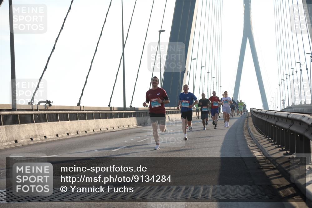 03.10.2025 - Köhlbrandbrückenlauf Yannick Fuchs http://msf.ph/oto/9134284 03.10.2025 08:21:22 Position 1 2732 meine-sportfotos.de