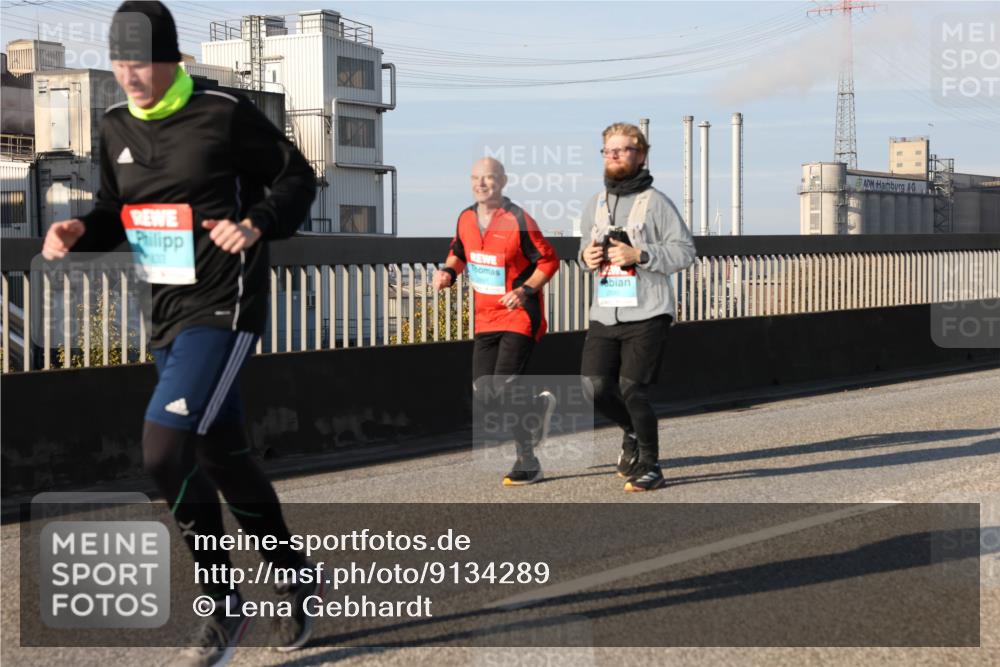 03.10.2025 - Köhlbrandbrückenlauf Lena Gebhardt http://msf.ph/oto/9134289 03.10.2025 09:52:27 Position 2  meine-sportfotos.de