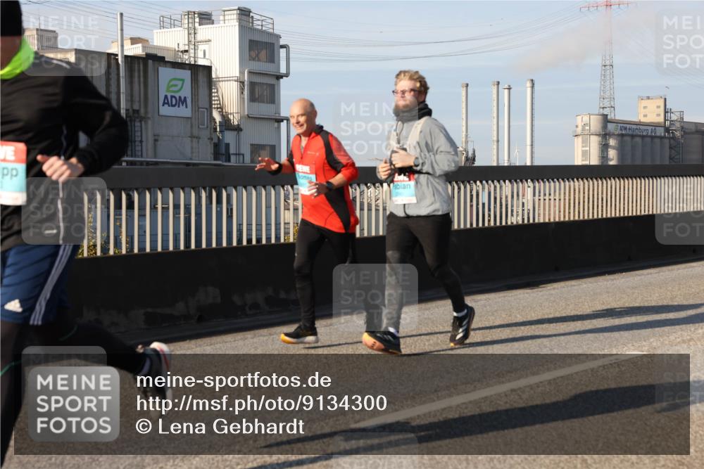 03.10.2025 - Köhlbrandbrückenlauf Lena Gebhardt http://msf.ph/oto/9134300 03.10.2025 09:52:27 Position 2  meine-sportfotos.de