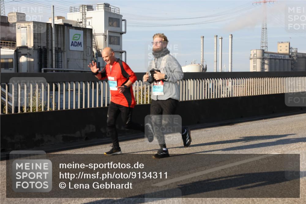 03.10.2025 - Köhlbrandbrückenlauf Lena Gebhardt http://msf.ph/oto/9134311 03.10.2025 09:52:27 Position 2  meine-sportfotos.de