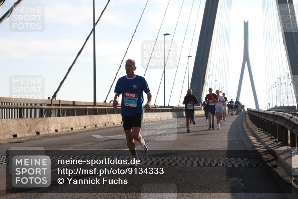 03.10.2025 - Köhlbrandbrückenlauf Yannick Fuchs http://msf.ph/oto/9134333 03.10.2025 08:21:26 Position 1 3078 meine-sportfotos.de