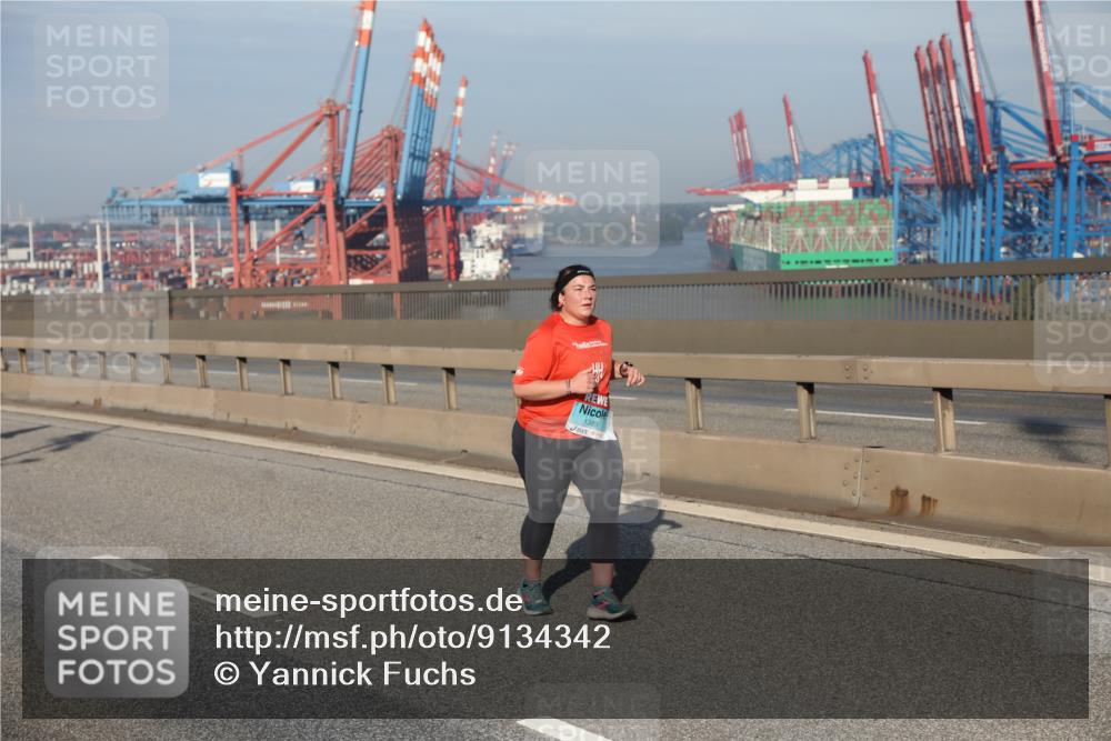 03.10.2025 - Köhlbrandbrückenlauf Yannick Fuchs http://msf.ph/oto/9134342 03.10.2025 09:09:19 Position 2 1389 meine-sportfotos.de