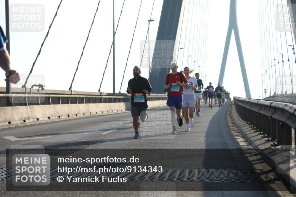 03.10.2025 - Köhlbrandbrückenlauf Yannick Fuchs http://msf.ph/oto/9134343 03.10.2025 08:21:27 Position 1 3193 meine-sportfotos.de
