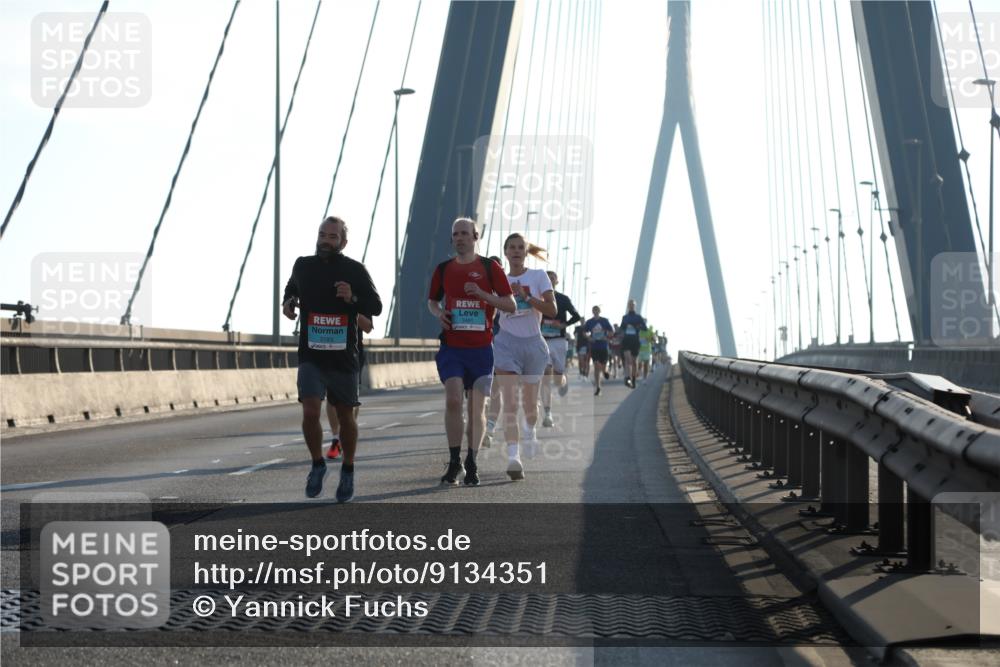 03.10.2025 - Köhlbrandbrückenlauf Yannick Fuchs http://msf.ph/oto/9134351 03.10.2025 08:21:27 Position 1 3193, 3491 meine-sportfotos.de