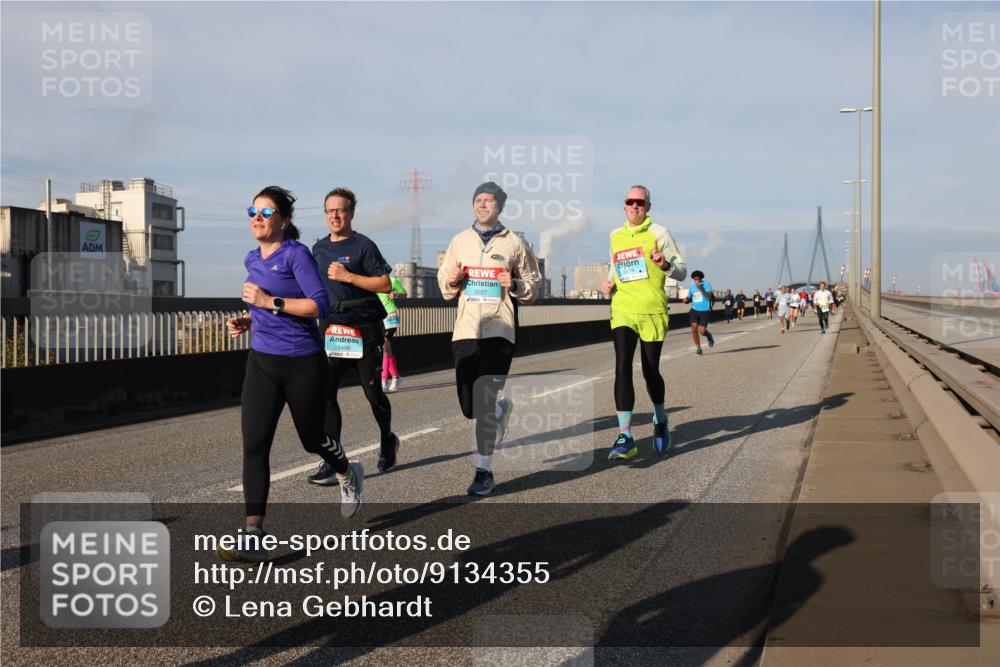 03.10.2025 - Köhlbrandbrückenlauf Lena Gebhardt http://msf.ph/oto/9134355 03.10.2025 09:52:29 Position 2 11408, 2027 meine-sportfotos.de