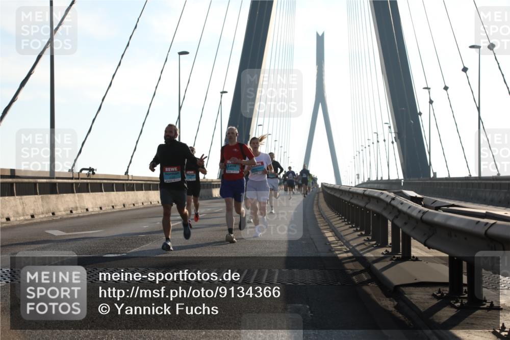 03.10.2025 - Köhlbrandbrückenlauf Yannick Fuchs http://msf.ph/oto/9134366 03.10.2025 08:21:28 Position 1  meine-sportfotos.de
