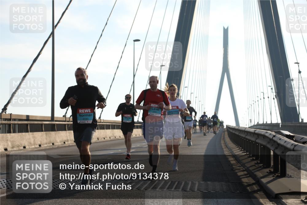 03.10.2025 - Köhlbrandbrückenlauf Yannick Fuchs http://msf.ph/oto/9134378 03.10.2025 08:21:29 Position 1 3193, 3491 meine-sportfotos.de