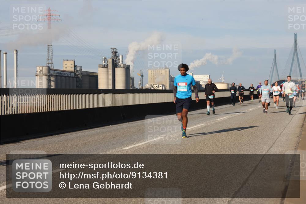 03.10.2025 - Köhlbrandbrückenlauf Lena Gebhardt http://msf.ph/oto/9134381 03.10.2025 09:52:31 Position 2  meine-sportfotos.de