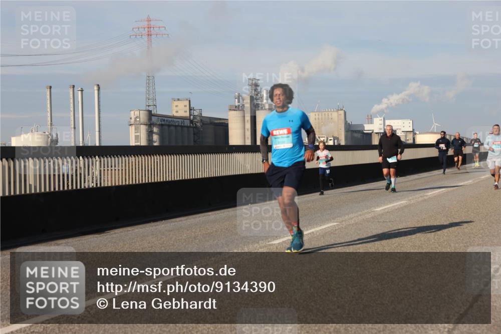 03.10.2025 - Köhlbrandbrückenlauf Lena Gebhardt http://msf.ph/oto/9134390 03.10.2025 09:52:32 Position 2  meine-sportfotos.de