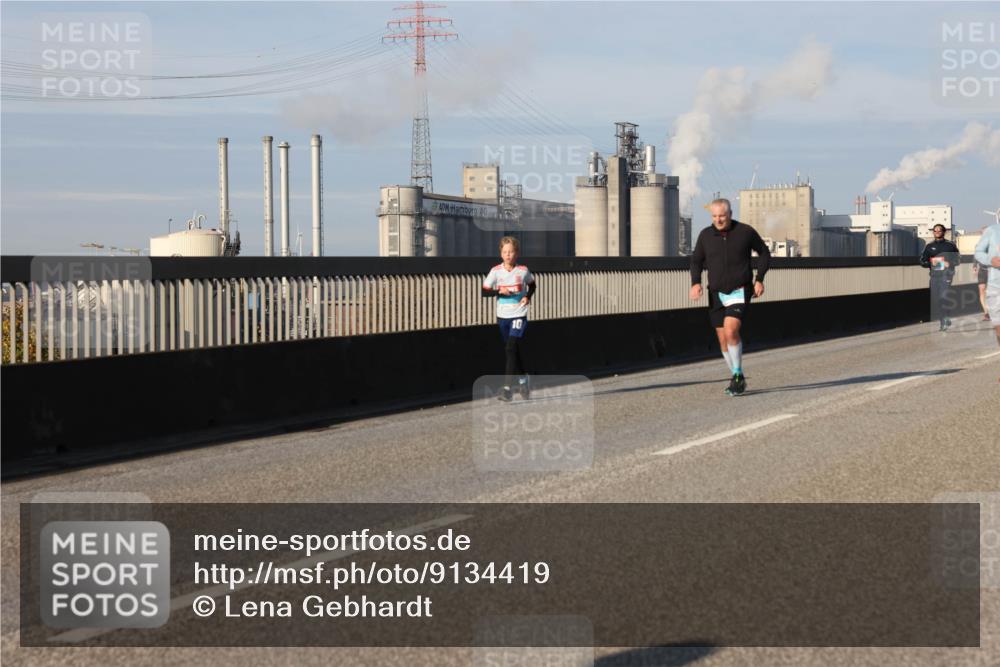 03.10.2025 - Köhlbrandbrückenlauf Lena Gebhardt http://msf.ph/oto/9134419 03.10.2025 09:52:35 Position 2 10 meine-sportfotos.de