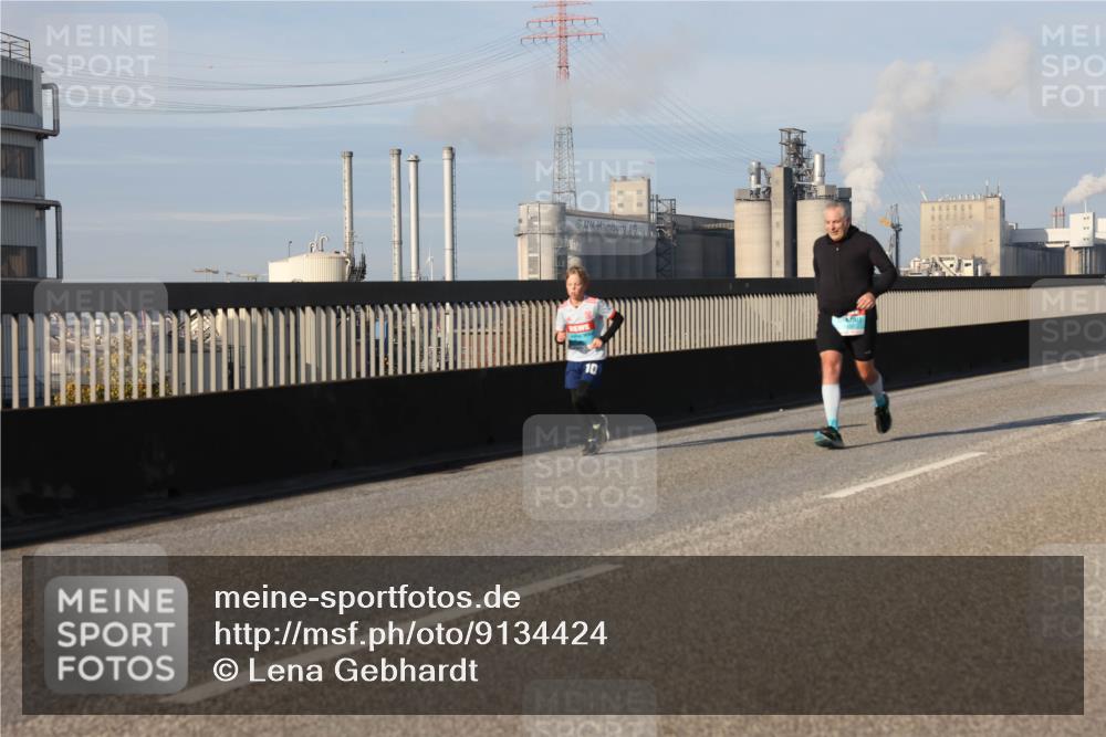 03.10.2025 - Köhlbrandbrückenlauf Lena Gebhardt http://msf.ph/oto/9134424 03.10.2025 09:52:35 Position 2 10 meine-sportfotos.de