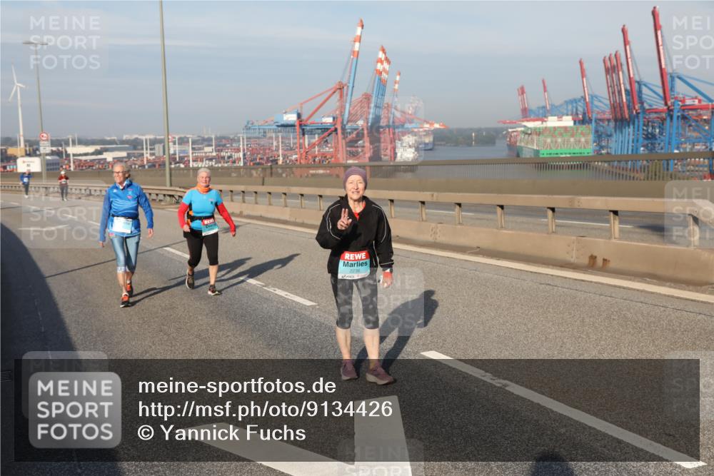 03.10.2025 - Köhlbrandbrückenlauf Yannick Fuchs http://msf.ph/oto/9134426 03.10.2025 09:09:32 Position 2 2236 meine-sportfotos.de