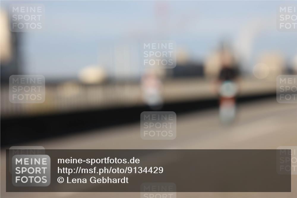 03.10.2025 - Köhlbrandbrückenlauf Lena Gebhardt http://msf.ph/oto/9134429 03.10.2025 09:52:36 Position 2  meine-sportfotos.de